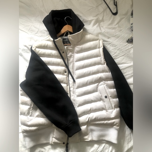 Raw blue white padded polyester jacket black sleeves black hood - Picture 6 of 6